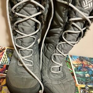 Columbia Women's Quilted Gray Winter Boots